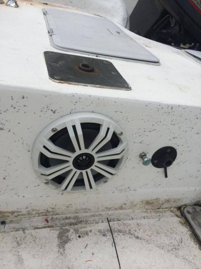 kicker marine 8